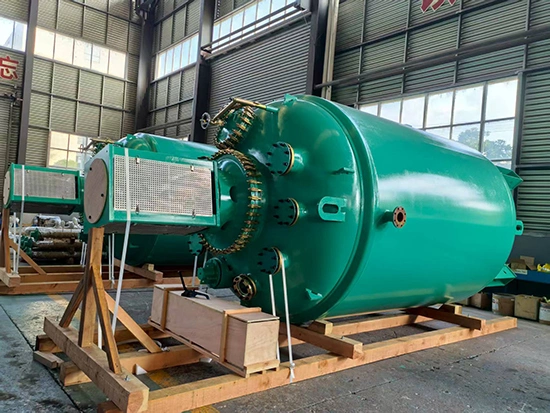 Reaktor Berlapis Kaca, Jenis Tertutup