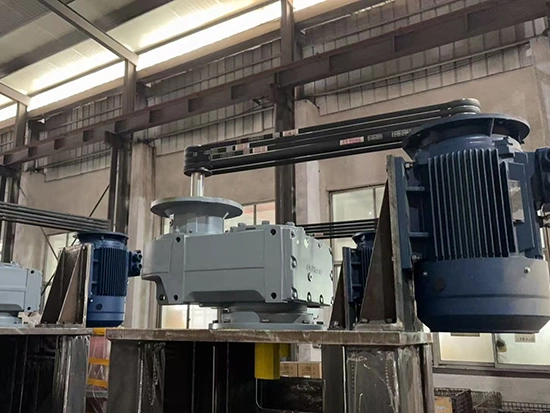 Pengecil untuk reaktor berlapis kaca