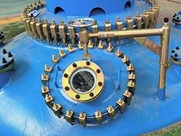 Manhole Berlapis Kaca