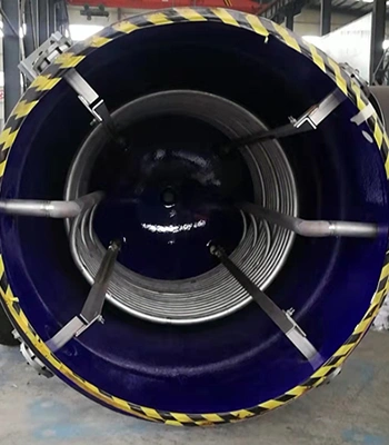 Reaktor dengan gegelung dalaman