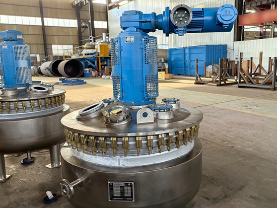 Reaktor berlapis kaca bukan standard dengan penutup rata dan pelapisan keluli tahan karat