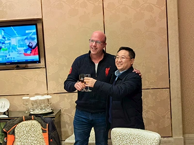 Perayaan dengan pelanggan Jerman selepas projek berjaya