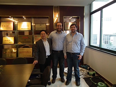 Pelanggan Timur Tengah melawat kemudahan kami